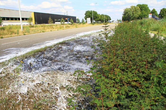 Flinke verkeershinder na bermbrand