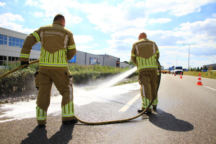 Flinke verkeershinder na bermbrand