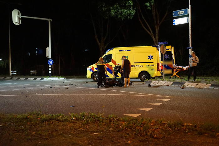 Scooterrijder aangereden door personenauto