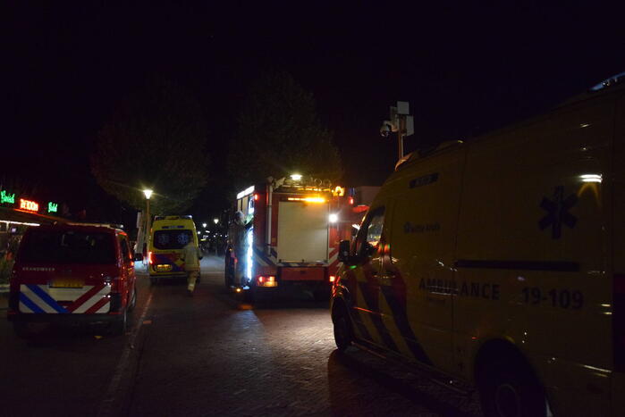 Auto rijdt opzettelijk in op twee horecapanden