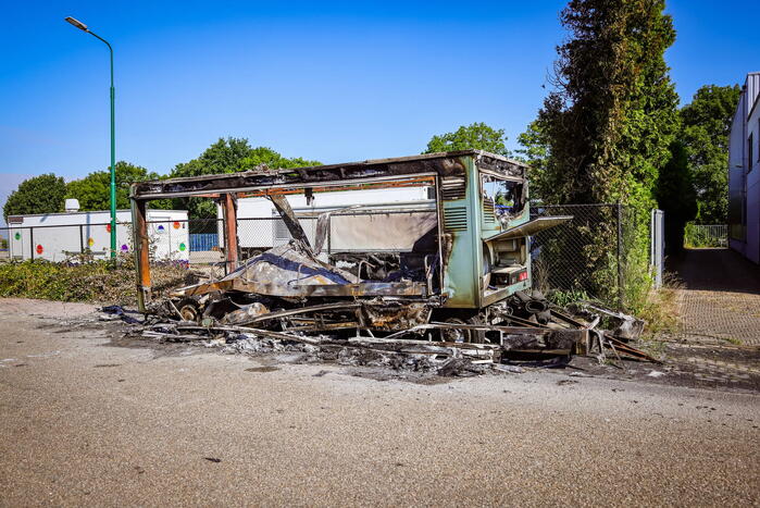 Te koop staande viskraam volledig uitgebrand