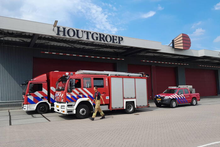 Brand in loods op bedrijventerrein De Groote Lindt