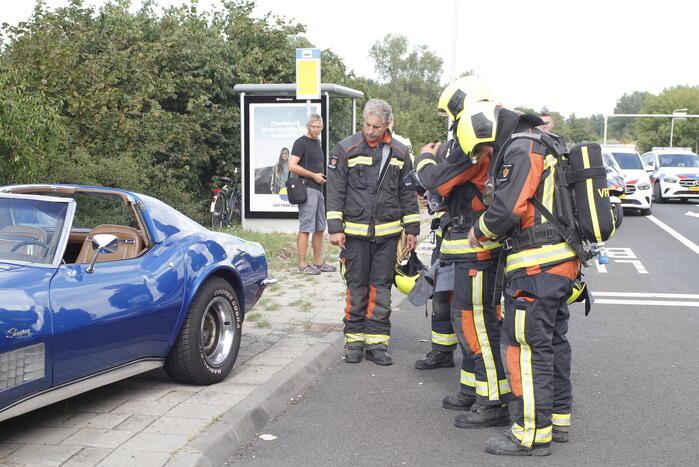 Brandweer doet onderzoek naar rokende Corvette-oldtimer