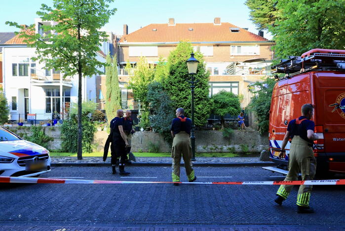 Omstanders redden te water geraakte fietser