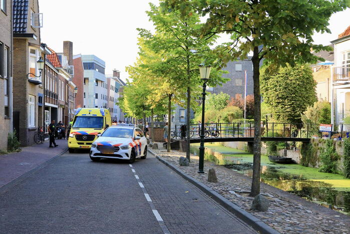 Omstanders redden te water geraakte fietser