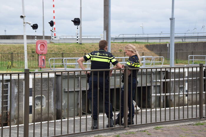 Boot doorgevaren na botsing