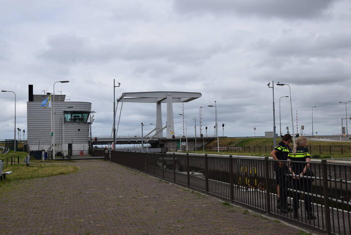 Boot doorgevaren na botsing