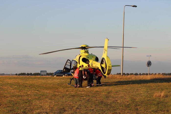 Persoon zwaargewond bij verkeersongeval