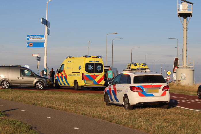 Persoon zwaargewond bij verkeersongeval