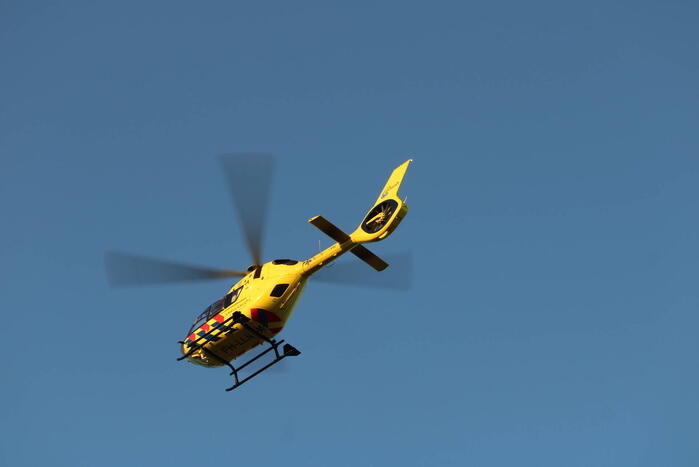 Persoon zwaargewond bij verkeersongeval