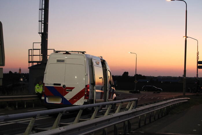Persoon zwaargewond bij verkeersongeval