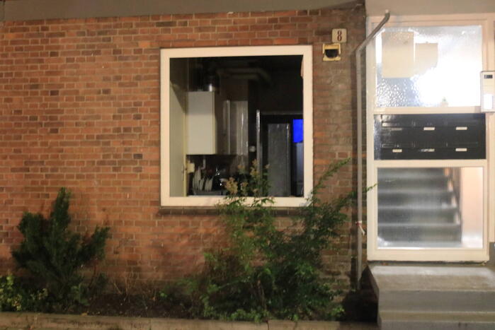 Brandweer voorkomt erger bij felle woningbrand