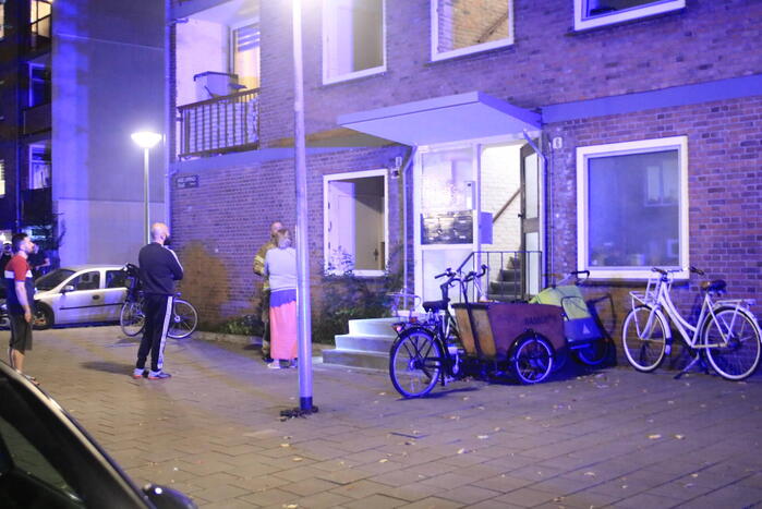 Brandweer voorkomt erger bij felle woningbrand