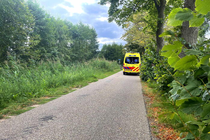 Fietser gevallen op asfalt