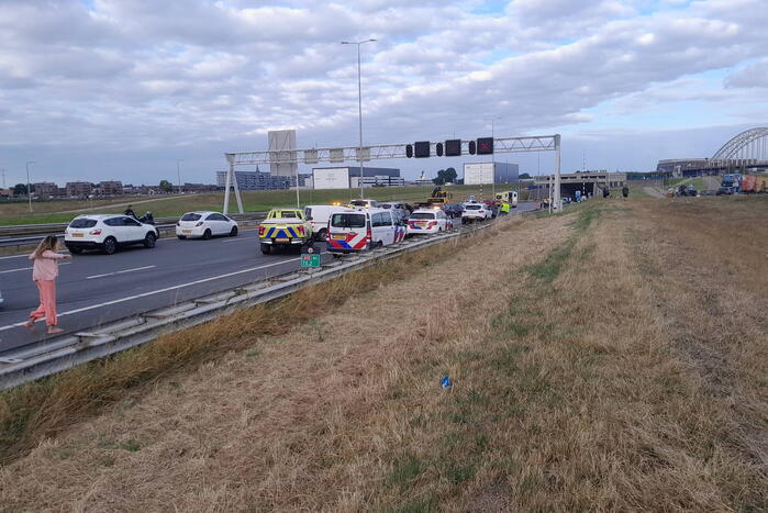 Flinke ravage door ongeval op snelweg