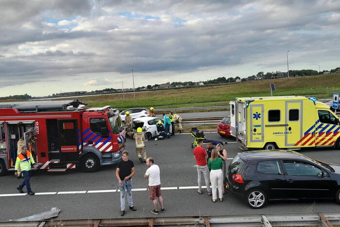 Flinke ravage door ongeval op snelweg