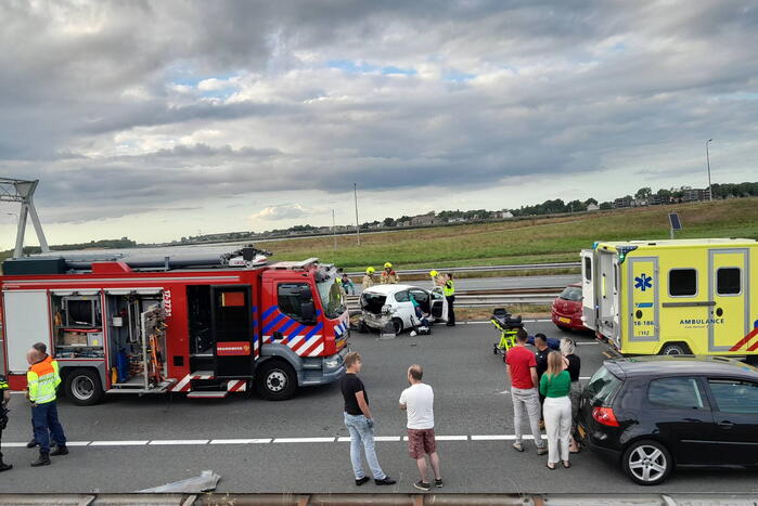 Flinke ravage door ongeval op snelweg