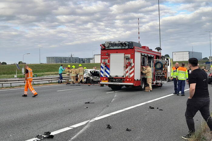 Flinke ravage door ongeval op snelweg