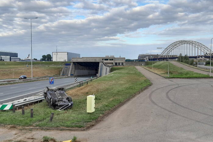 Flinke ravage door ongeval op snelweg