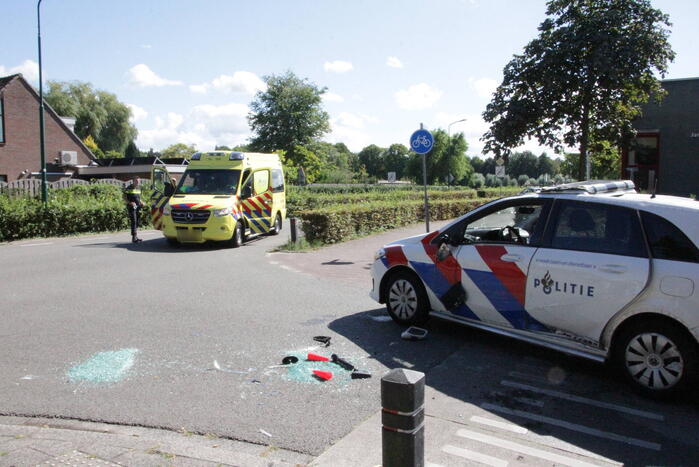 Politievoertuig slaat over de kop tijdens spoedrit