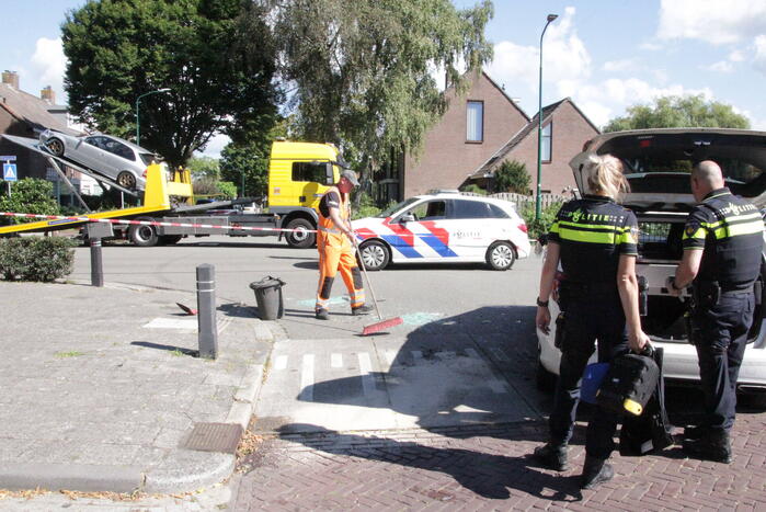 Politievoertuig slaat over de kop tijdens spoedrit