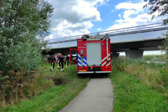 Brand in de berm snel onder controle