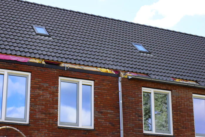 Brand in spouwmuur laait weer op