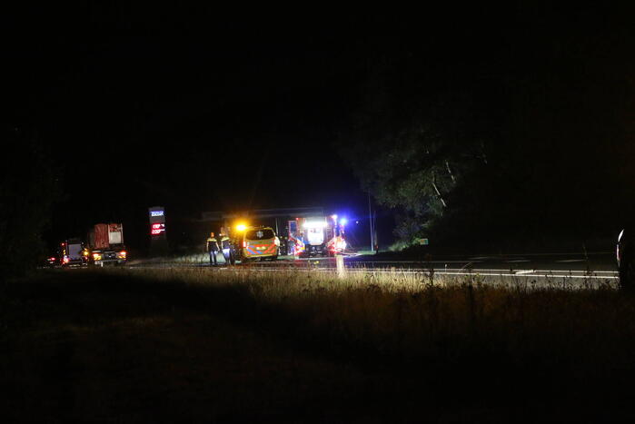 Dode bij brand in tankstation na ongeval