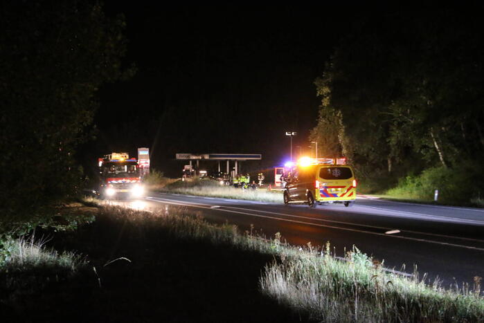 Dode bij brand in tankstation na ongeval