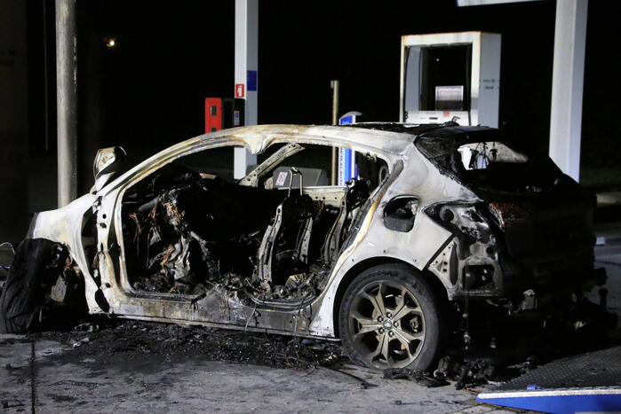 Dode bij brand in tankstation na ongeval