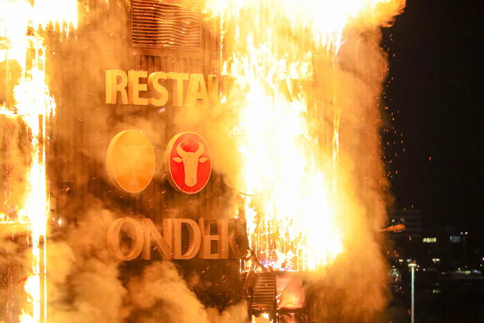 Wegrestaurant Onderweg verwoest door uitslaande brand