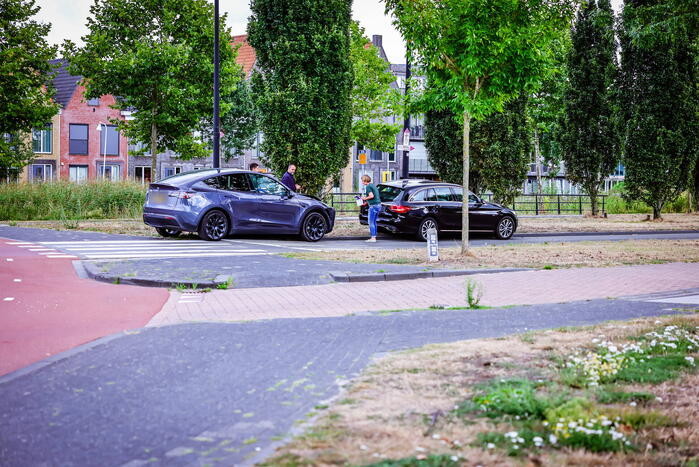 Kop-staart botsing op Rotonde 8