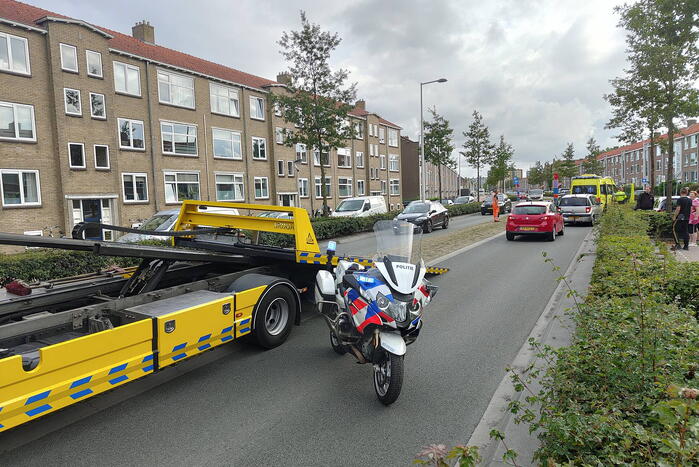 Persoon gewond bij kop-staart botsing