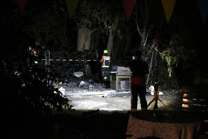 Recreatiewoning gaat in vlammen op