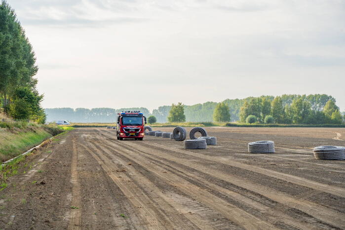Drainagemachine trekt hoofdgasleiding stuk
