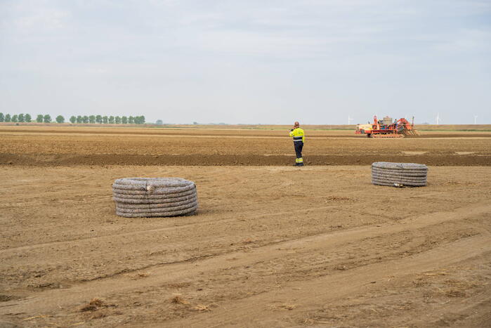 Drainagemachine trekt hoofdgasleiding stuk