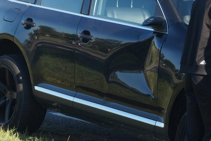 Scooterrijder gewond bij botsing met auto bij rotonde