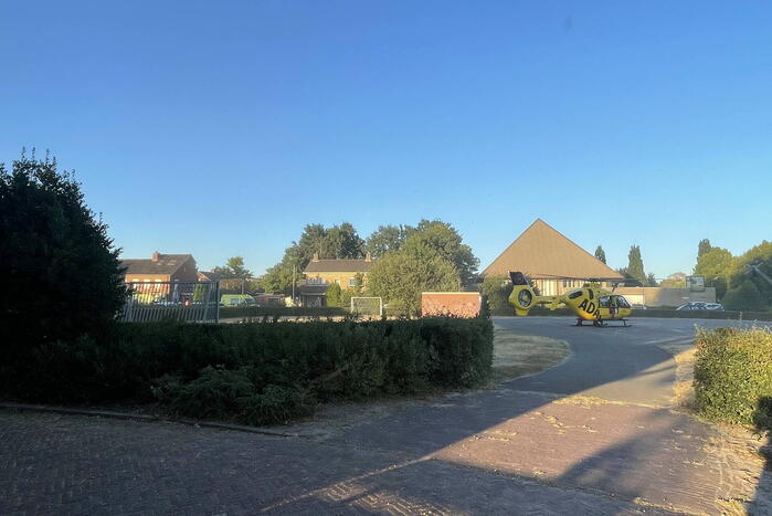 Duitse traumahelikopter landt in woonwijk