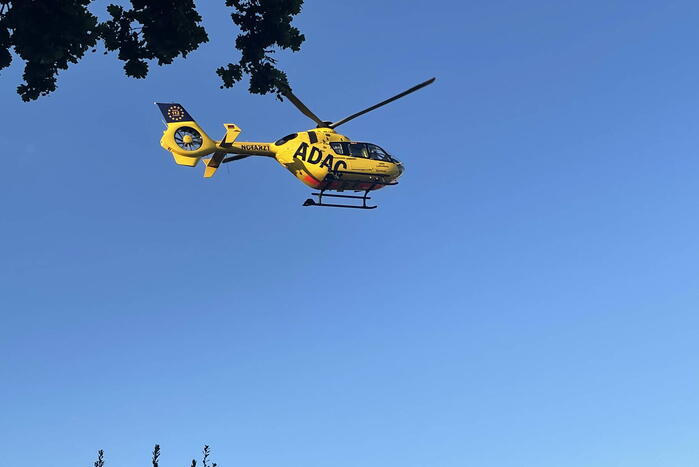 Duitse traumahelikopter landt in woonwijk