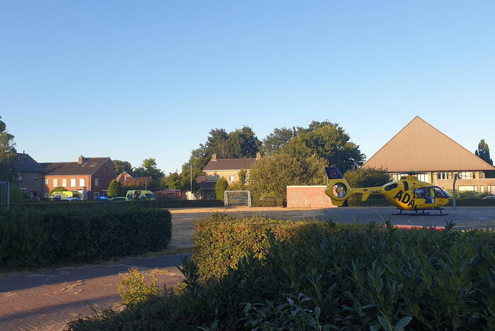 Duitse traumahelikopter landt in woonwijk