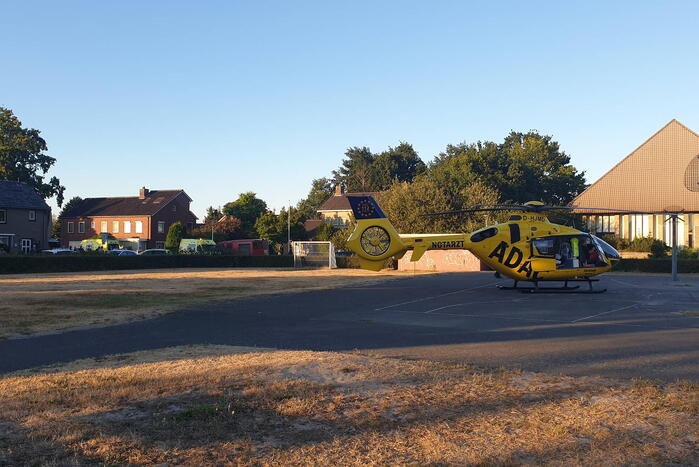 Duitse traumahelikopter landt in woonwijk