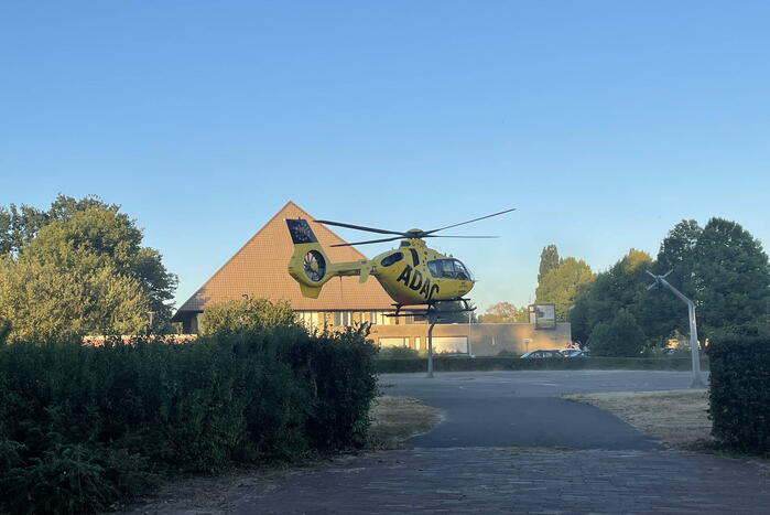 Duitse traumahelikopter landt in woonwijk