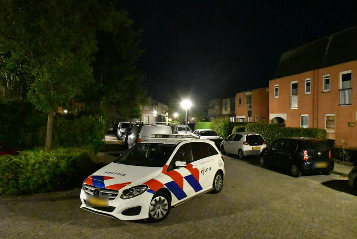 Politie start zoekactie na beroving
