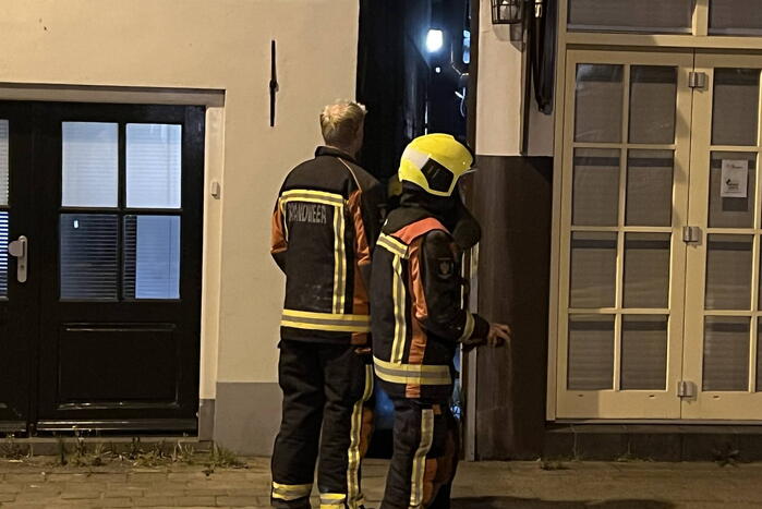 Gaslekkage in steegje bij cafetaria