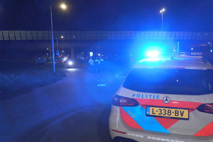 Geparkeerde bestelbus gaat in vlammen op