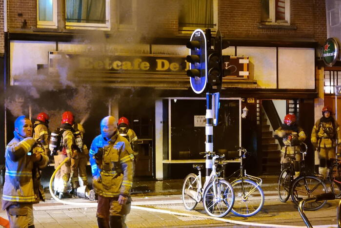 Flinke brand in waterpijpcafé De Nijl