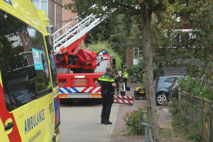Traumahelikopter landt op speelveld