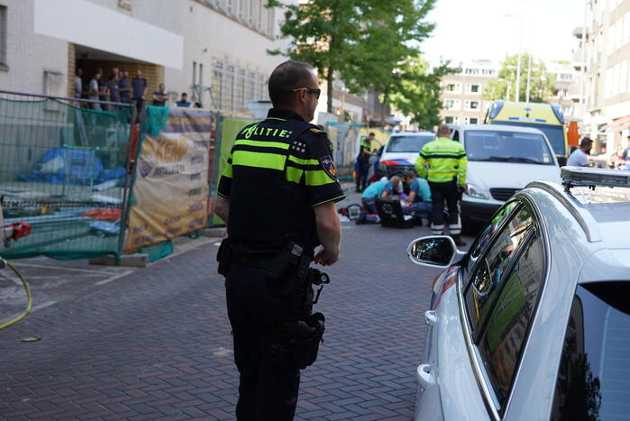 15-jarige meisje ernstig gewond bij botsing met bestelbus