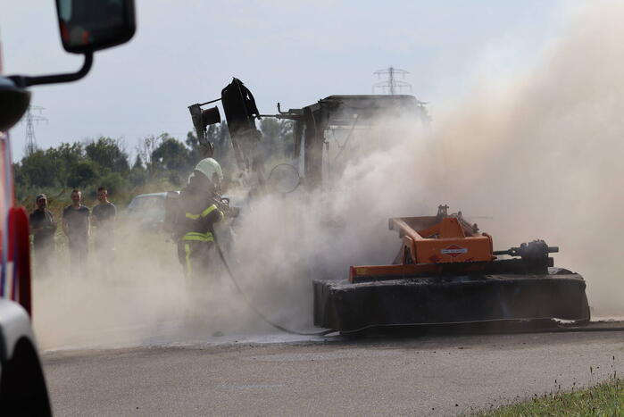 Traktor verwoest vanwege brand