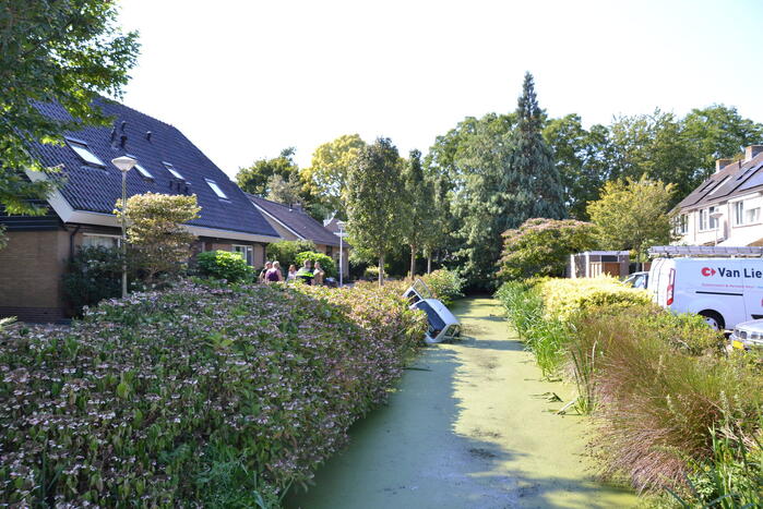 Automobilist belandt in sloot